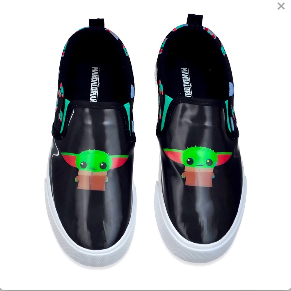 Star Wars The Mandalorian Grogu The Child Youth Casual Slip On Shoes size 4